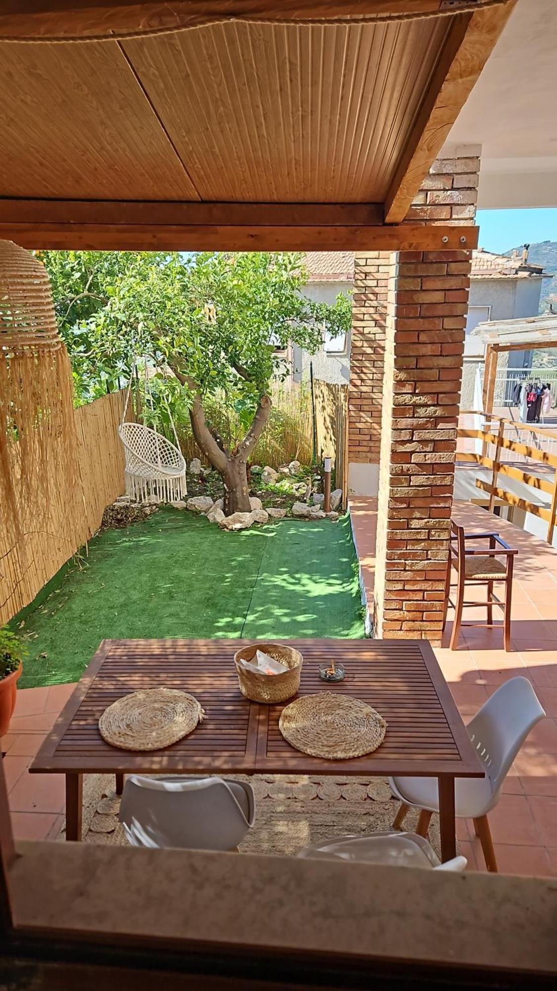 Oikos Guesthouse & Rooftop Суйо Екстер'єр фото
